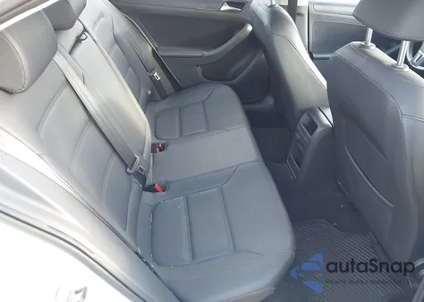 2011 Volkswagen Jetta 2.5L Se z USA, uszkodzony, nr VIN 3VWDZ7AJ6BM318886